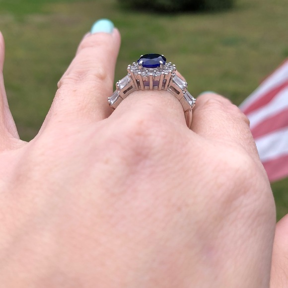 Navy blue and white around silver ring - Picture 3 of 4